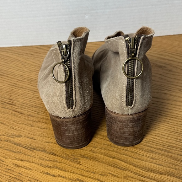 BEEK Eaglet Block‎ Heel Sone/Taupe Tan Suede Slouchy Ankle Boots Back Zip Size 9 - Picture 9 of 16